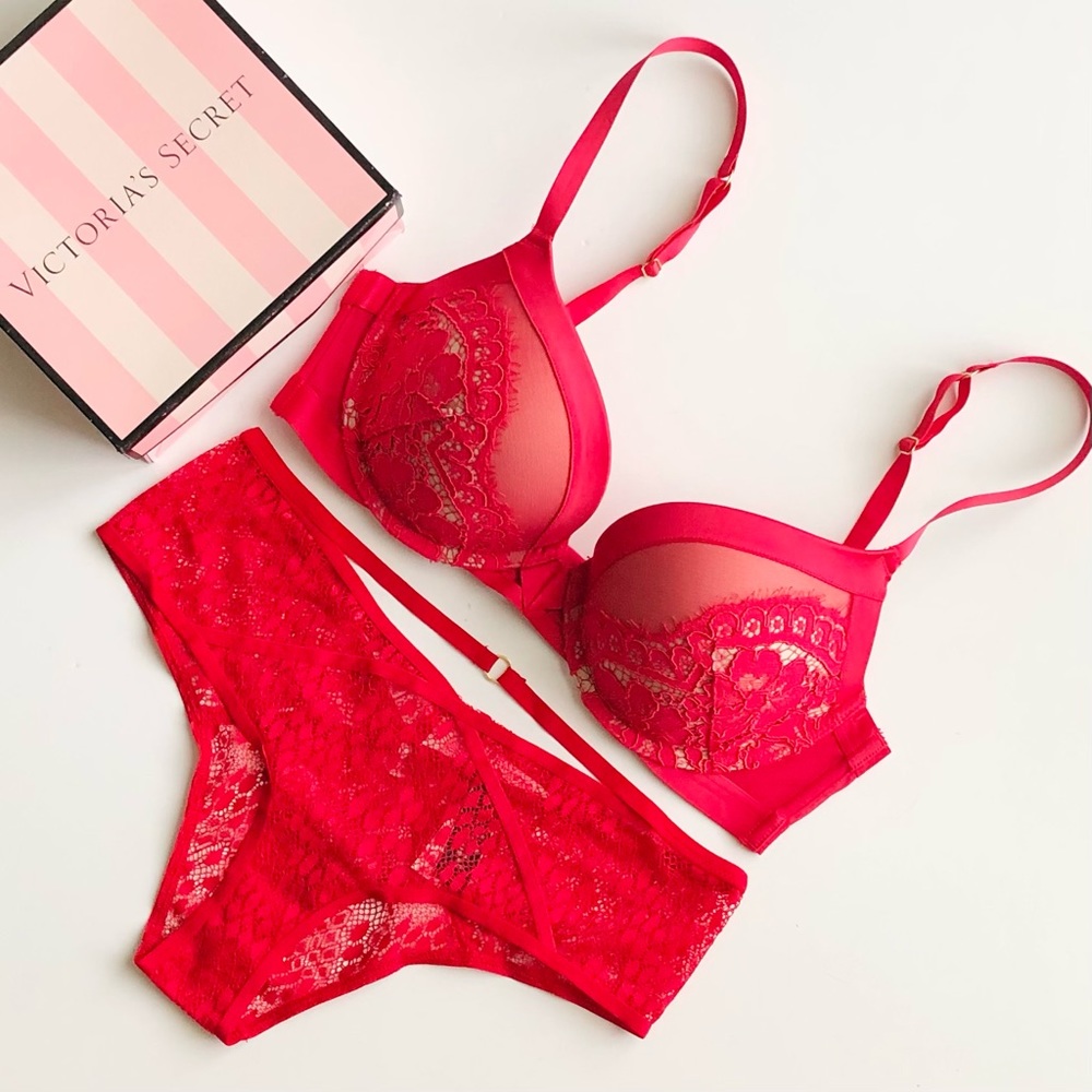 34D/MEDIUM Victoria’s Secret red lingerie set